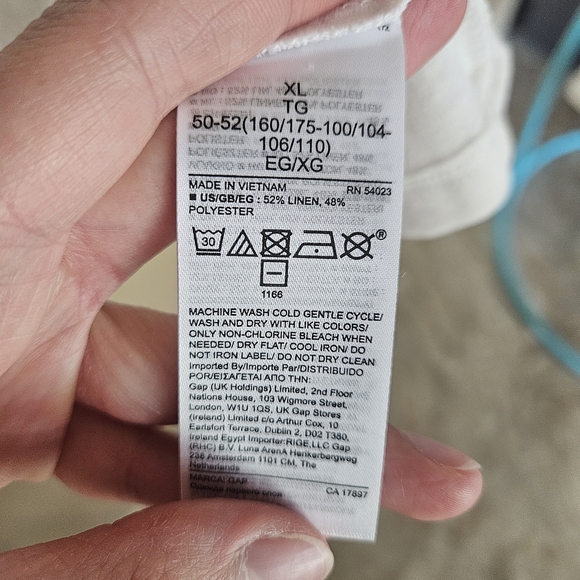 GAP Women's Classic White Short Sleeve Tee - Picture 6 of 8